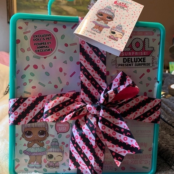 LOL Deluxe Present Surprise Limited Edition
